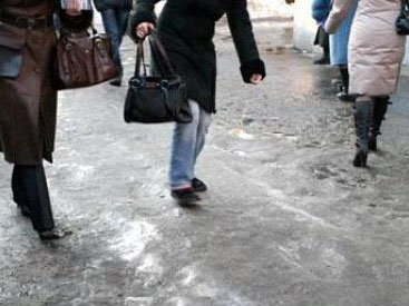 Обнародовано число пострадавших в результате гололеда в Баку