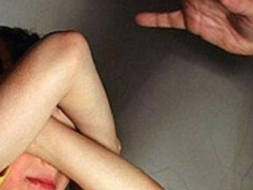 В Москве пенсионерка на глазах очевидцев издевалась над собственной внучкой