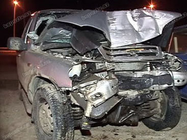 Göygöldə təmirdən yeni çıxan Chevrolet dayanacağa çırpıldı - FOTO