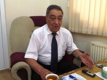 Azərbaycanlı ziyalı: "Kişilərimiz hamilə qadın kimidir"