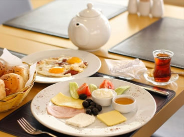 Завтрак, обед и ужин: как едят азербайджанцы? -ОПРОС