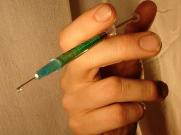Паника в Баку: а вдоль дорог маньяки со шприцами стоят... - ОПРОС