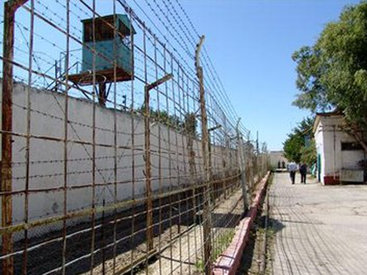 Потасовка в американской тюрьме, есть жертвы