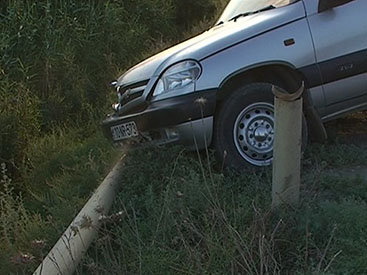 В Ширване Chevrolet Niva протаранил газопровод - ФОТО