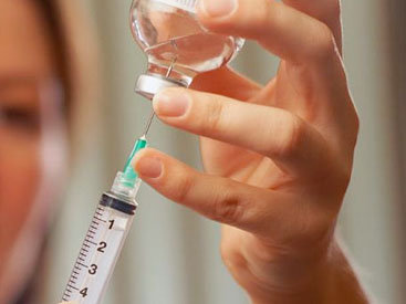 В ЕК предупреждают о нехватке вакцины от COVID-19 для Европы до 2022 года