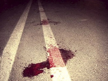 Avtomobil 2 nəfəri vuraraq öldürüb, sürücü qaçdı
