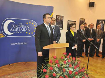 В Баку представлены работы французского фотографа о Ходжалинской трагедии - ОБНОВЛЕНО - ФОТО