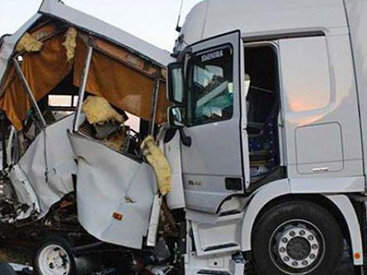 В Сиязане Mercedes столкнулся с грузовиком