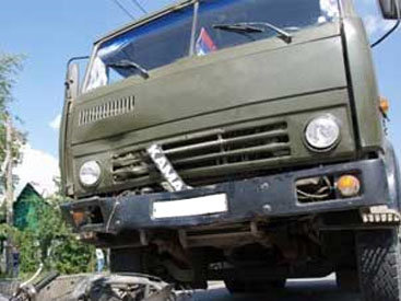 В Баку КАМАЗ переехал пешехода