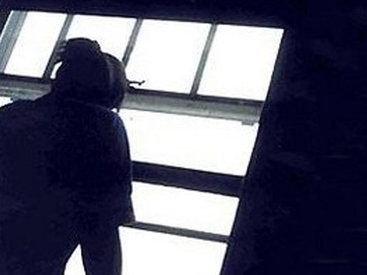 Bakıda 64 yaşlı qadın özünü 8-ci mərtəbədən atdı