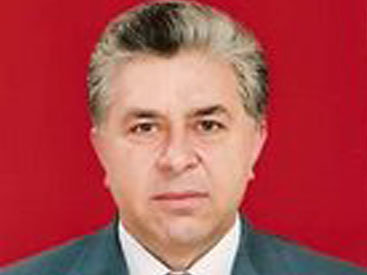 Почему армянские политики ходят в "Адидас"?