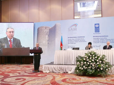 В Баку состоялась международная конференция, посвященная итогам 20-летия независимости Азербайджана - ОБНОВЛЕНО - ФОТО