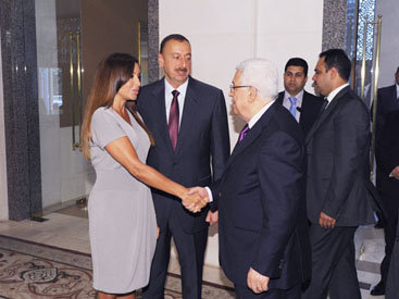 Президент Ильхам Алиев и его супруга Мехрибан Алиева ознакомили президента Государства Палестина с Фондом Гейдара Алиева – ОБНОВЛЕНО – ФОТО