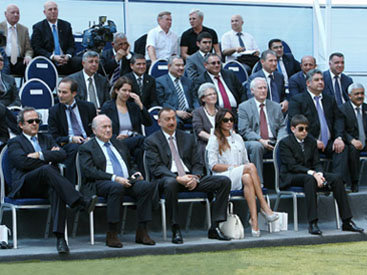 Президент Азербайджана Ильхам Алиев и его супруга Мехрибан Алиева приняли участие в церемонии закладки фундамента Олимпийского стадиона в Баку - ФОТО