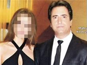 Mahsun Kırmızıgül sevgilisi ilə - FOTO