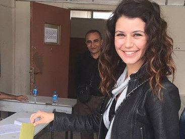 Beren Saat sükutunu pozdu - FOTO