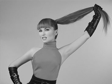 Гюнеш Аббасова: "В Минске не могу себе такое позволить…" - ФОТО