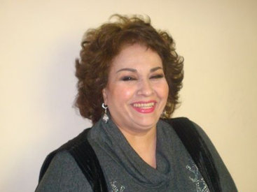 Əməkdar artist qızına toy edir
