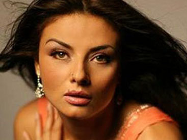 Популярная телеведущая Камиля Бабаева стала мамой