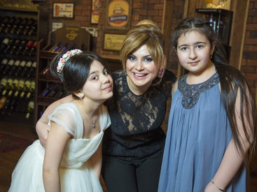 Известная телеведущая устроила себя яркий праздник - ФОТО