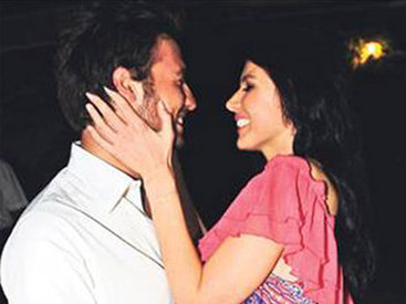 Məşhur türk aktyor karyerasını qəflətən bitirdi - FOTO