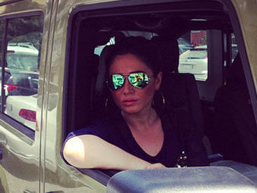 Elnarə özünə təzə avtomobil alıb – FOTO