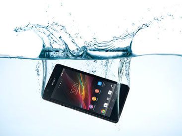 Sony анонсировала "смартфон для ныряльщиков" - ФОТО