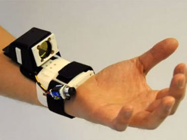 Компактное устройство превратит пальцы руки в контроллер мобильника - ВИДЕО