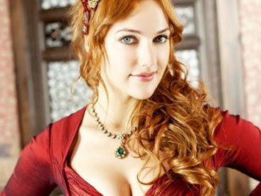 Главная героиня культового турецкого сериала едет в Баку