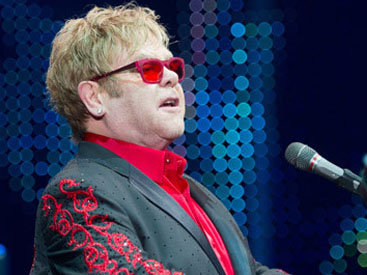 Сэр Элтон Джон празднует день рождения