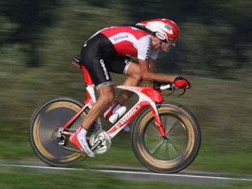 Велогонщик дважды избежал смерти на малайзийских Boeing