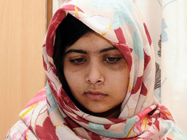 Пакистанская девочка получила от Бекхэма награду Британии