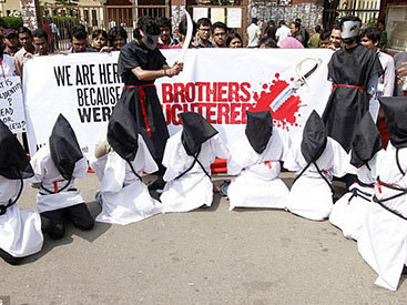 В Саудовской Аравии обезглавили и распяли за содомию - ФОТО