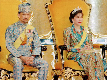 Телохранитель жены султана Брунея подменила ее драгоценности на бижутерии - ФОТО