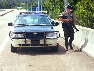 Теракт в США: расстреляли морских пехотинцев - ОБНОВЛЕНО - ФОТО