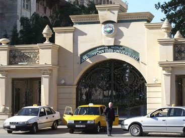 Tibb Universitenin yataqxanası istifadəyə verilib
