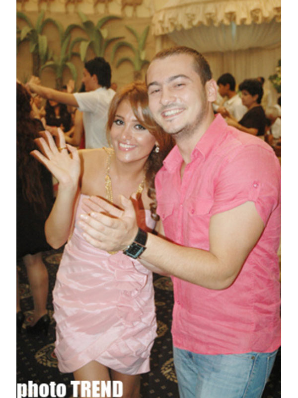 Что общего между эстрадным певцом Эмилем Бадаловым и телеведущей Айдан Ахундовой? - ФОТО