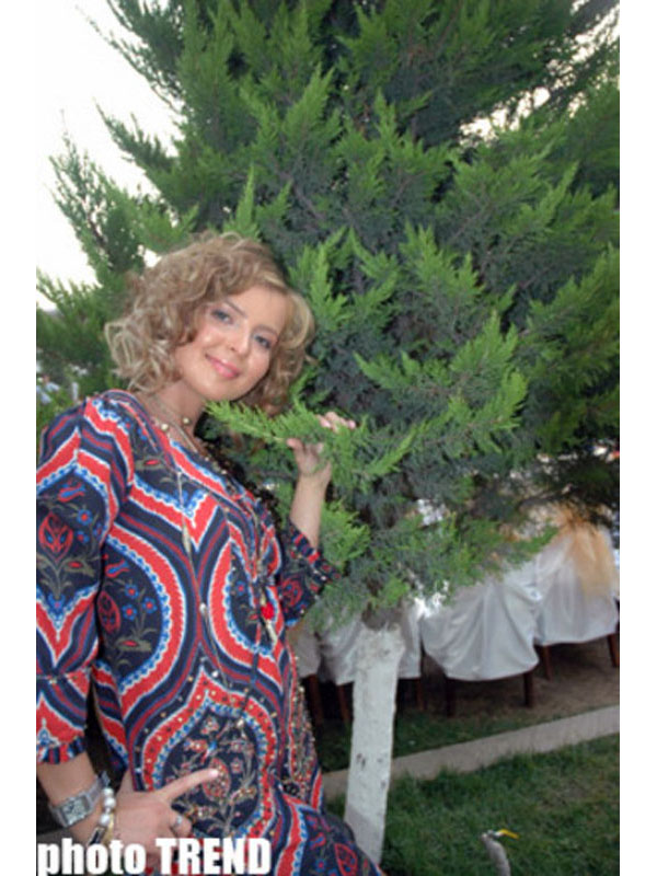 Певица Севда Яхъяева: "Пусть никто ничего другого не подумает" - ФОТО