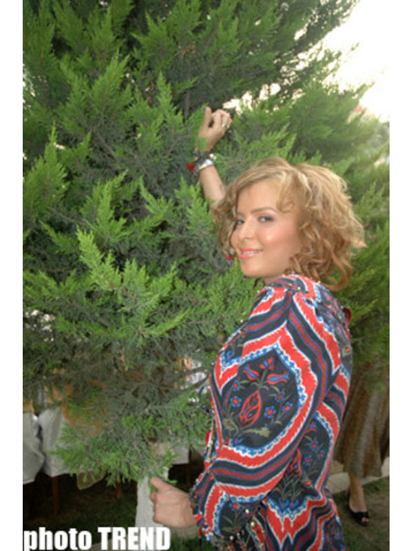 Певица Севда Яхъяева: "Пусть никто ничего другого не подумает" - ФОТО