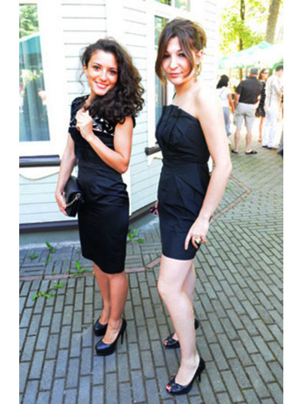 Азербайджанская группа "Milk&Kisses" приняла участие в церемонии создания скульптурной плиты "Новая Волна 2010" в Латвии - ФОТО