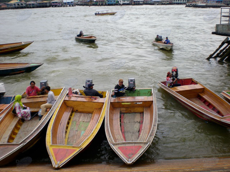 "Туристические записки": "Лодка по имени "Наташа": Бруней – жизнь на воде" - ФОТО