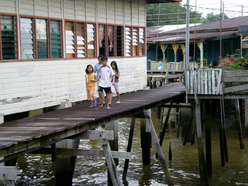 "Туристические записки": "Лодка по имени "Наташа": Бруней – жизнь на воде" - ФОТО