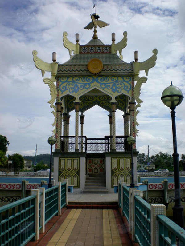 "Туристические записки": "Лодка по имени "Наташа": Бруней – жизнь на воде" - ФОТО