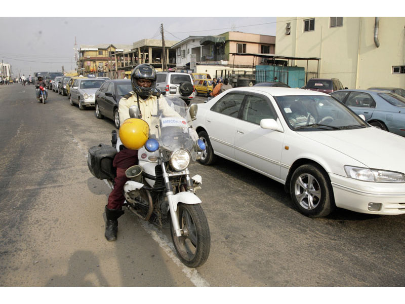 Выхода нет: часы ожидания в крупнейших дорожных пробках в разных уголках земного шара - ФОТОСЕССИЯ