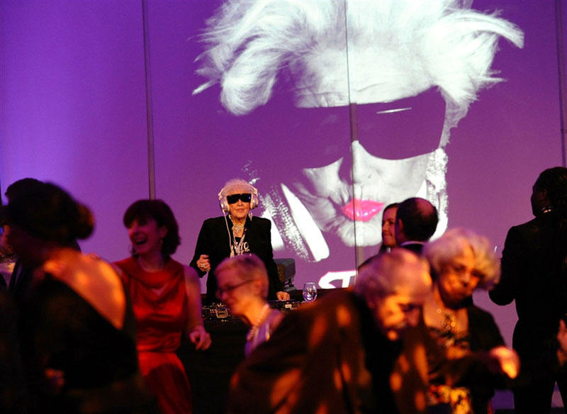 DJ Mamy Rock: Бабушка-диджей зажигает танцпол - ФОТО - ВИДЕО