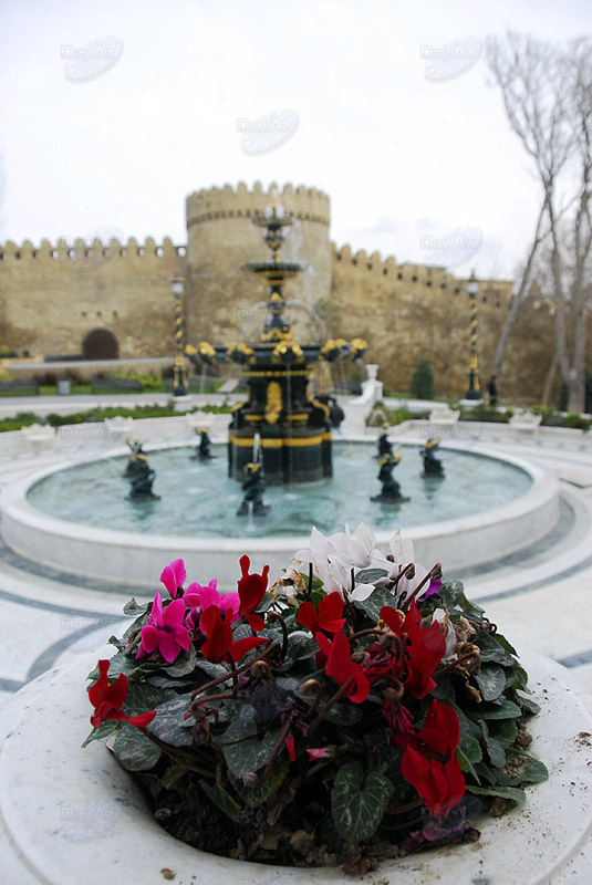 Самые красивые уголки бакинских парков - ФОТОСЕССИЯ