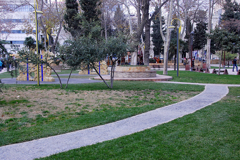 Самые красивые уголки бакинских парков - ФОТОСЕССИЯ