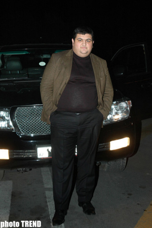 Ашуг Али Гулиев: "Я вожу автомобиль, достойный настоящих мужчин" - ФОТО