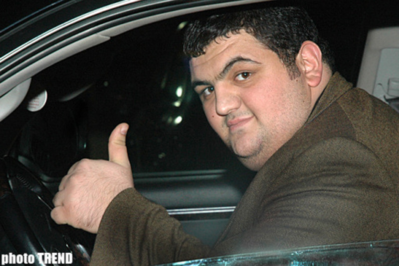 Ашуг Али Гулиев: "Я вожу автомобиль, достойный настоящих мужчин" - ФОТО