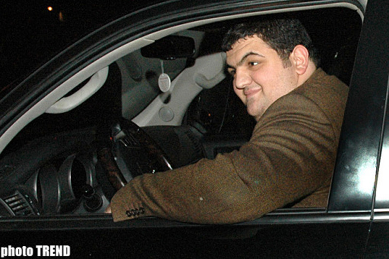 Ашуг Али Гулиев: "Я вожу автомобиль, достойный настоящих мужчин" - ФОТО